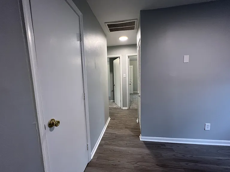 2509 Border Rd — Photo 6