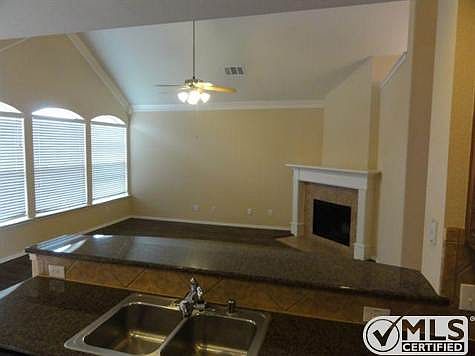 5th image of 404 Clear Springs Ct