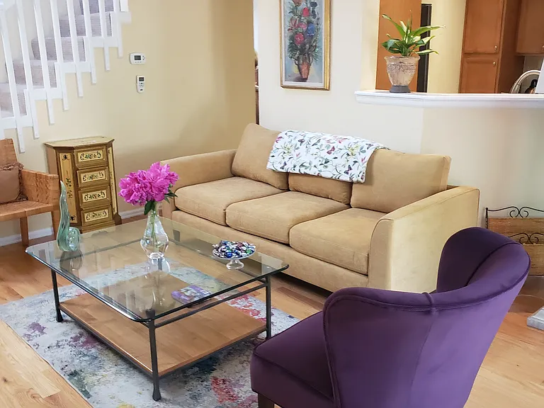 FULLY FURNISHED: sit and relax