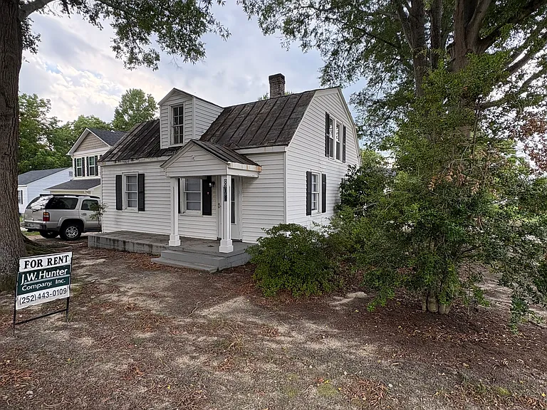 808 Brake St — Photo 13