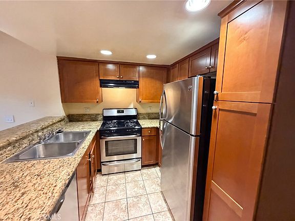 2nd image of 920 S Palmetto Ave APT 9