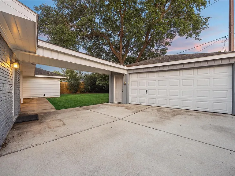 6215 Cheena Dr — Photo 22