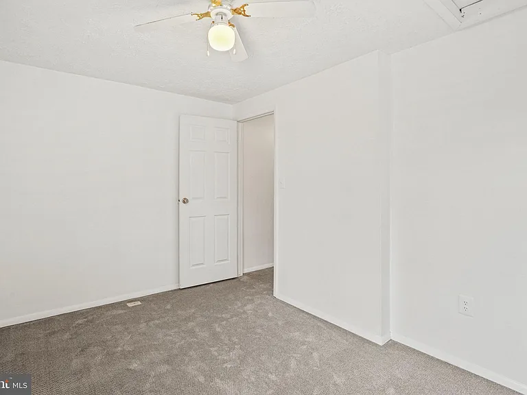 3525 Laurel View Ct — Photo 8