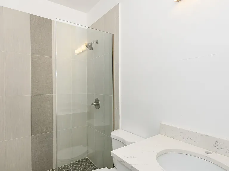 1622 W Le Moyne St #2 — Photo 10