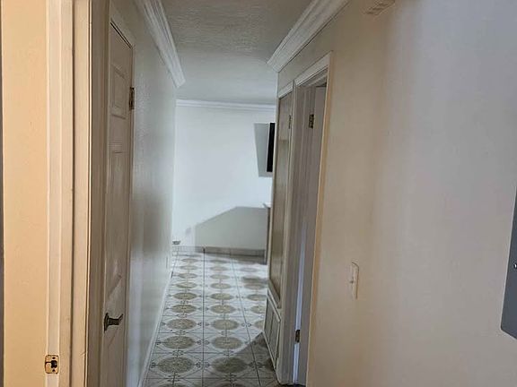 4th image of 6655 Blanton Ct