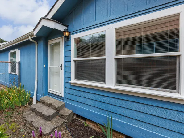 389 SE Inlet Ave, Lincoln City, OR 97367