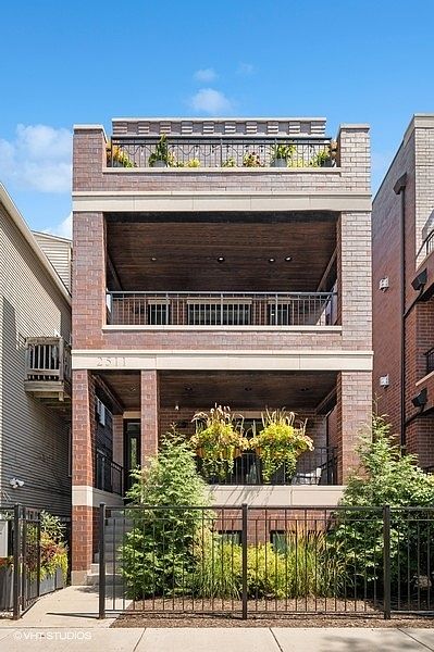 1st image of 2511 N Southport Ave #2