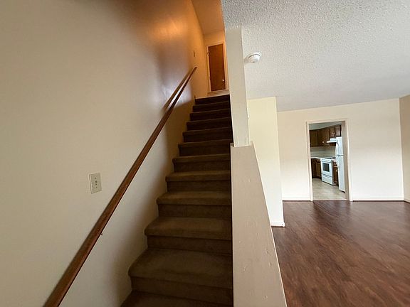 4th image of 41 Carriage Ln APT 6