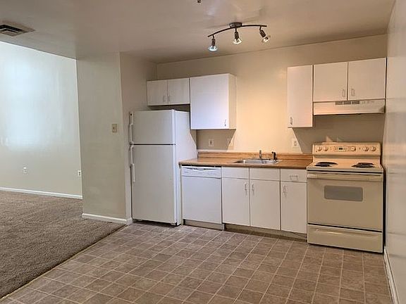 2nd image of 288 Cumberland St APT 202