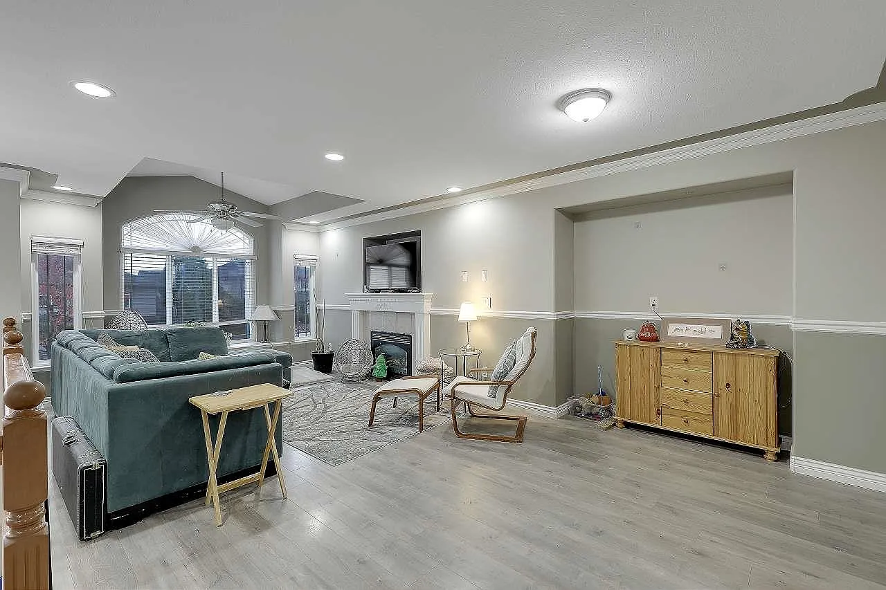 8010 Topper Dr photo 1
