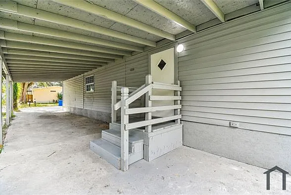 10625 Bay Hills Cir — Photo 32