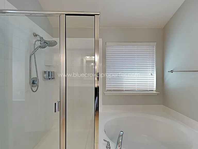 1103 Bexar Ave — Photo 9