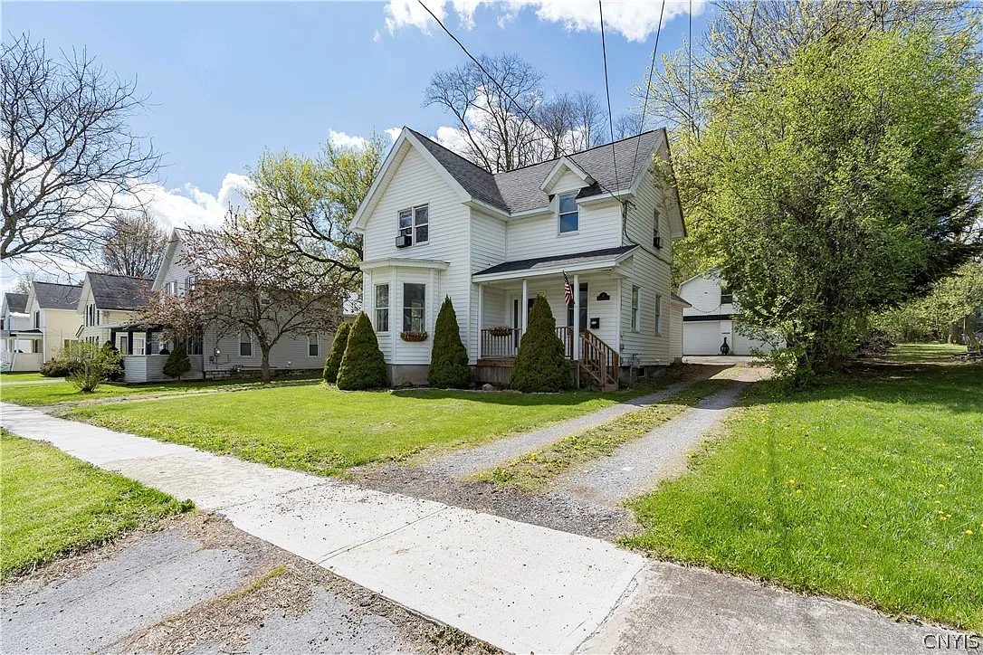 4 bed, 3.5 bath, 1698 sqft, $2,100 — Photo 3