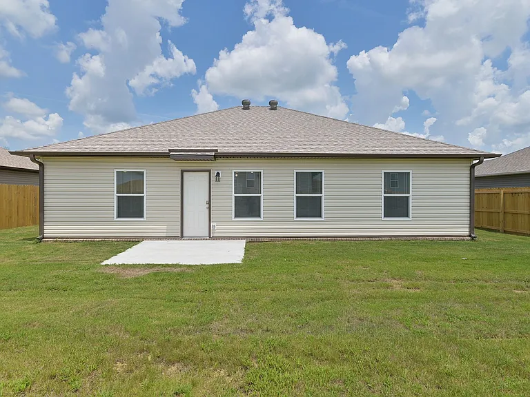 825 Pine Tree Rd — Photo 14