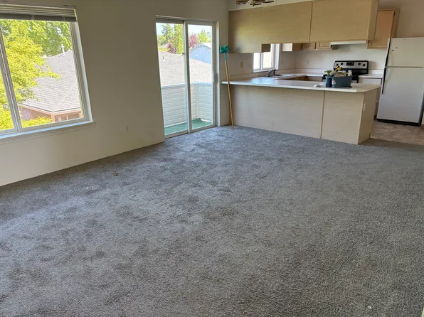 3056 Sheraton Ct #B, Medford, OR 97504