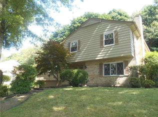 35 Hauck Dr, Pittsburgh, PA 15235