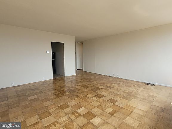 3rd image of 210 Locust St #22CW