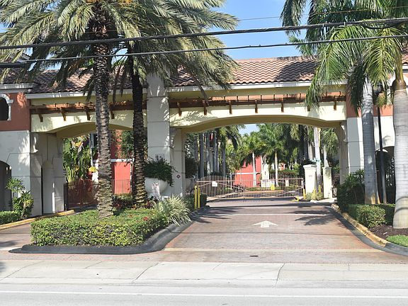 2nd image of 1204 Coastal Bay Blvd