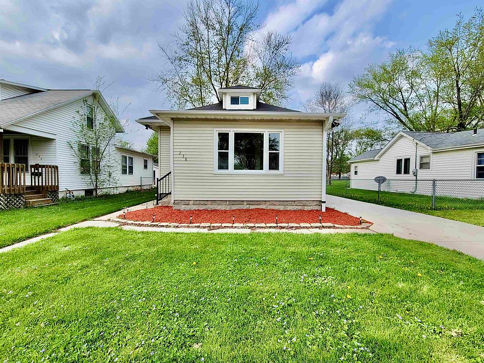 238 Grand Ave, Loves Park, IL 61111 Zillow