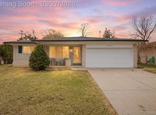 35009 Shell Dr, Sterling Heights, MI