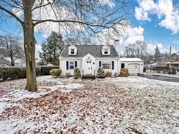 20 Lenox Rd, Holyoke, MA 01040