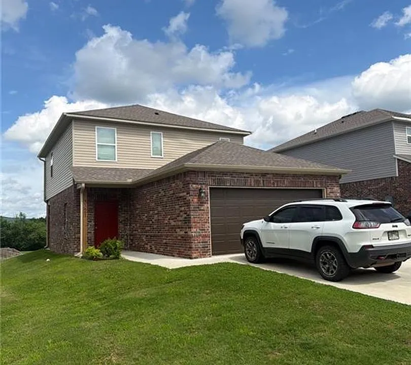 3321 Red Tail Way