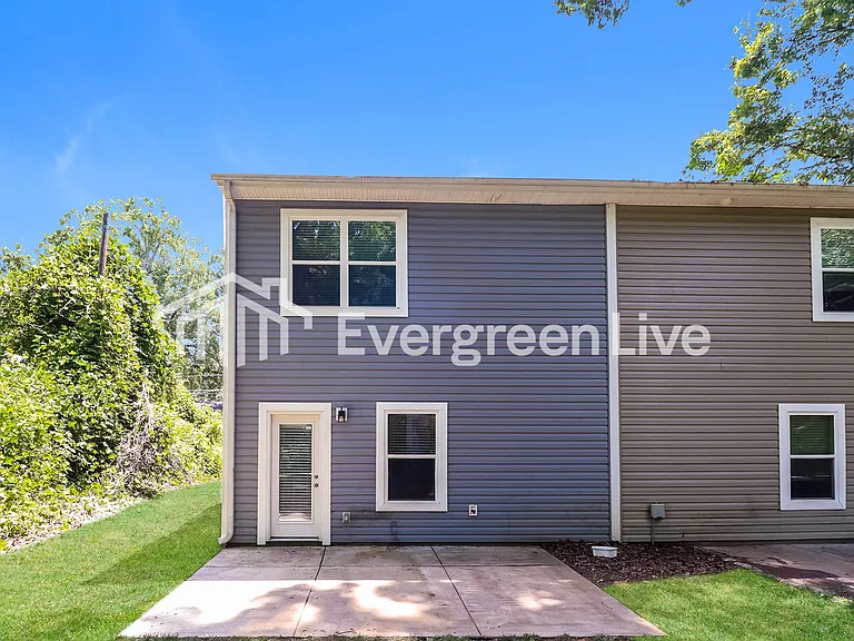 267 E Catawba Ave — Photo 15