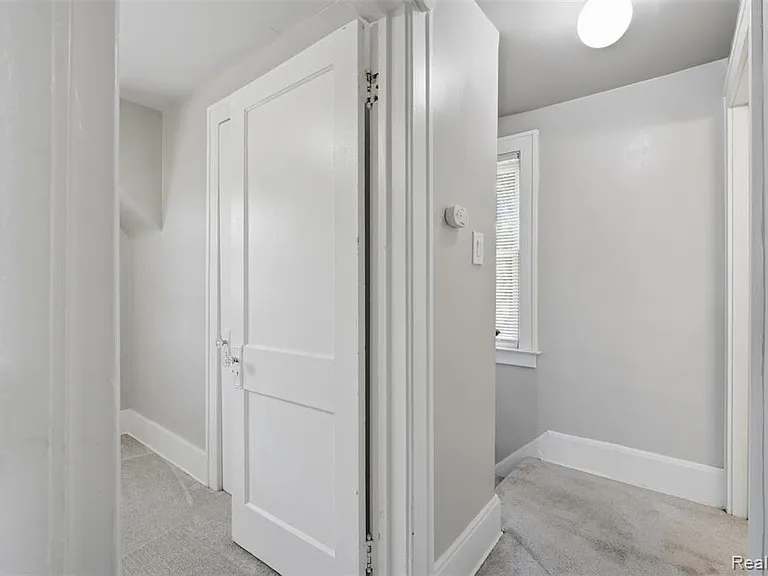 735 E Maxlow Ave — Photo 18