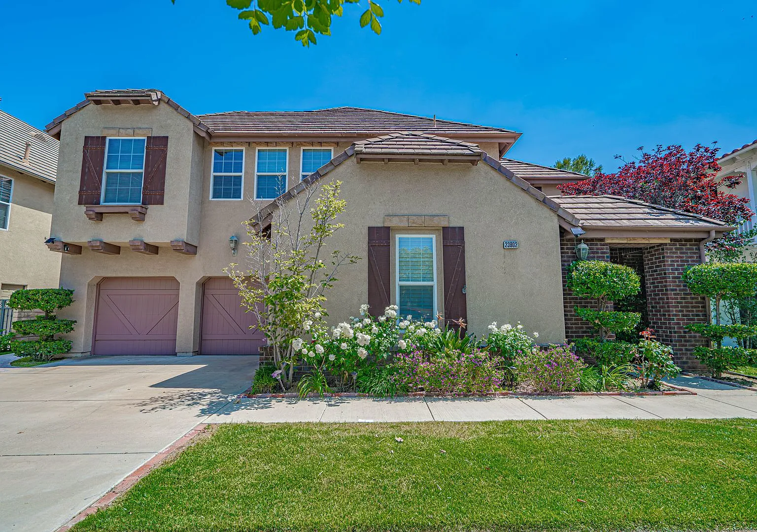 Coming Soon! Luxurious 5-Bedroom Home With Lake Views & Solar In Valencia's Bridgeport Community! — Photo 1