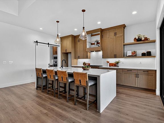 7th image of this home