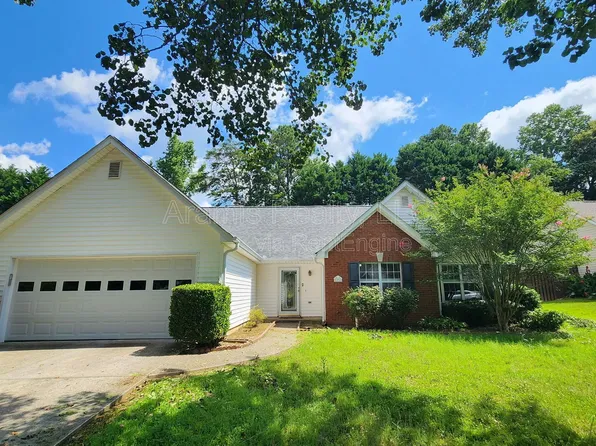 5090 Edinborough Pl, Sugar Hill, GA 30518