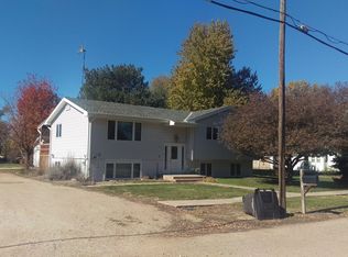 807 N D St, Edgar, NE 68935