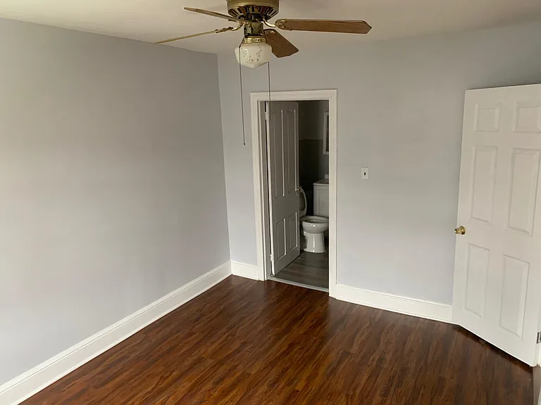 207 Green Ln #3 — Photo 6