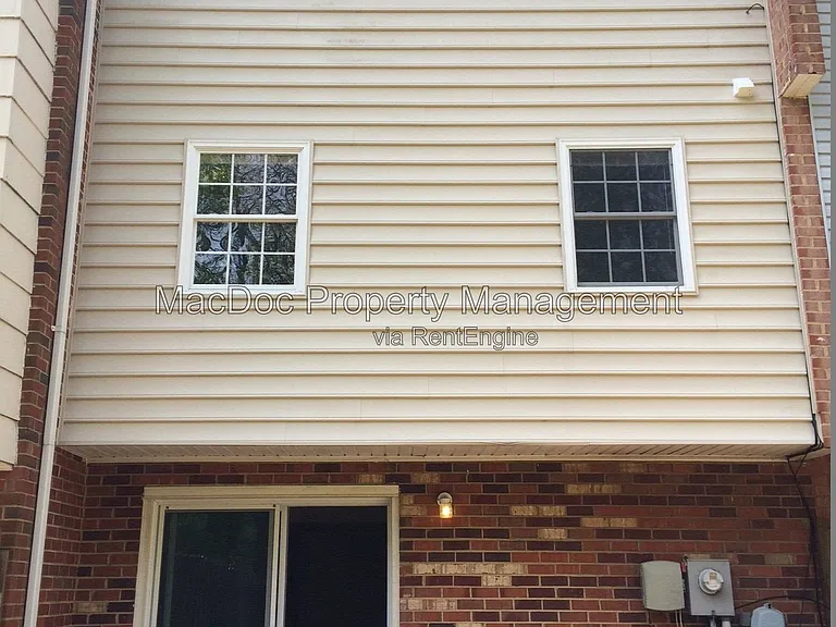 14611 Earlham Ct — Photo 24