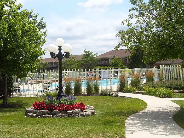 River Road Court — Photo 64
