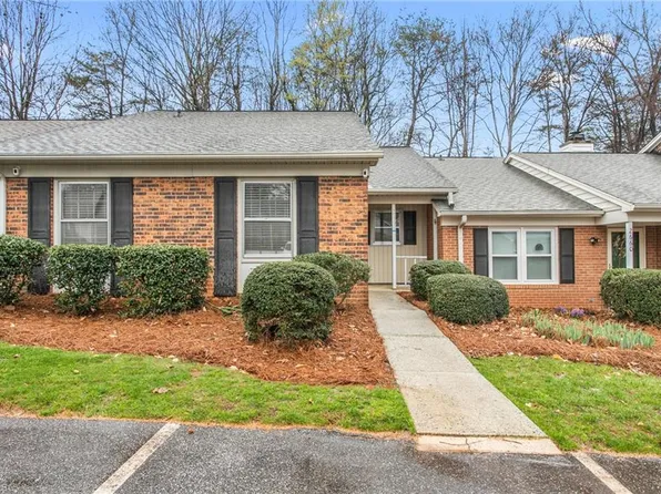 2662 Cottage Pl, Greensboro, NC 27455