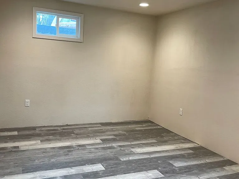 1190 N Mountain View Rd — Photo 6