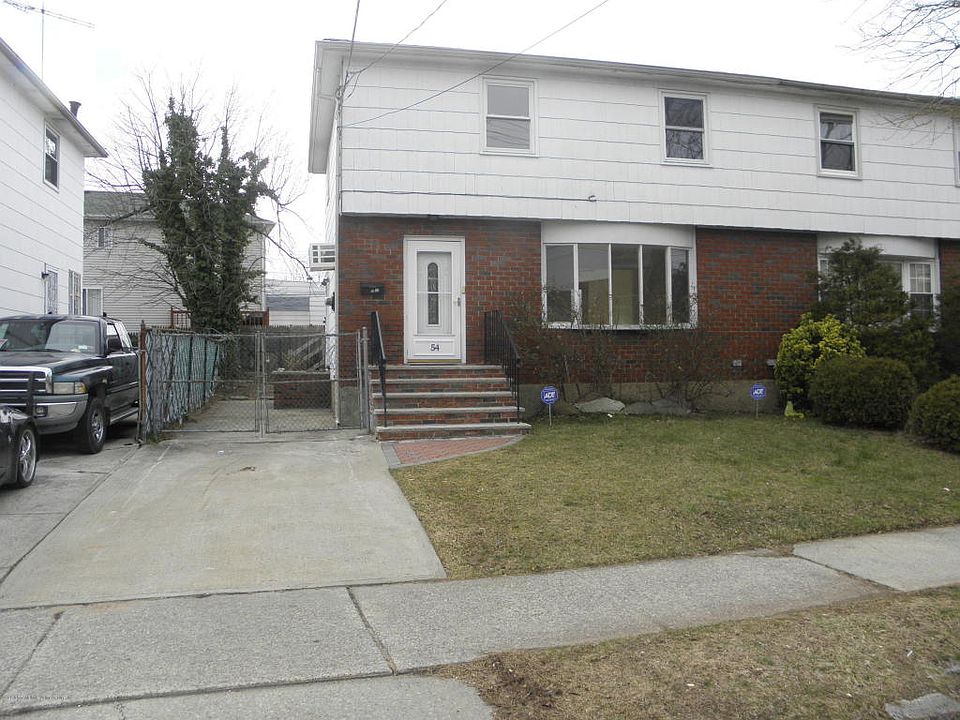 1st image of 54 Monsey Pl