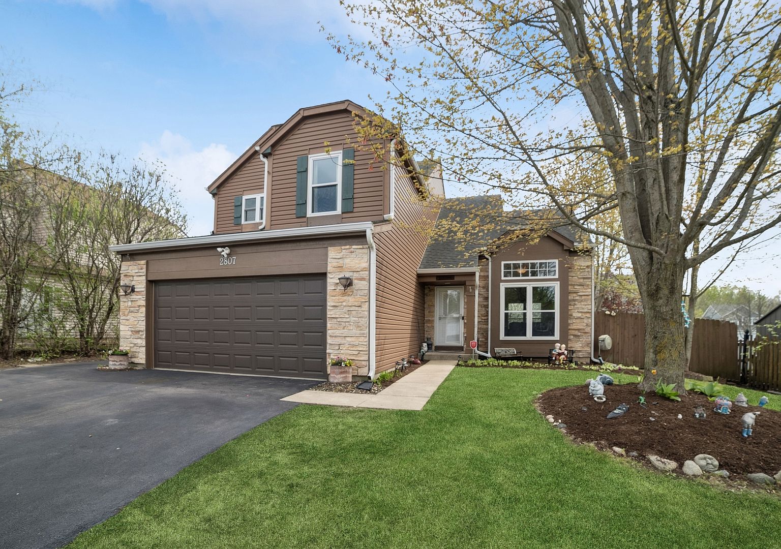 2807 Forestview Dr, Carpentersville, IL 60110 | Zillow