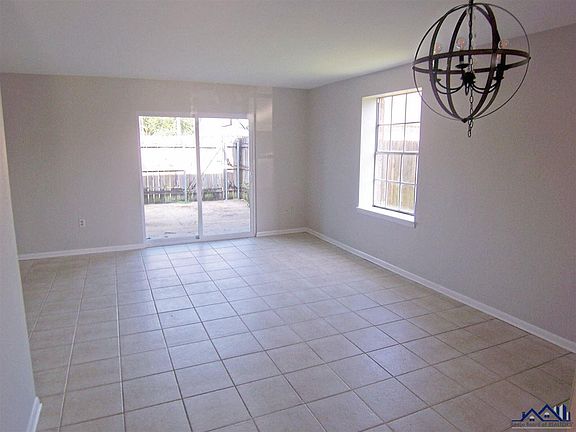 2nd image of 1110 Audubon Ave APT 28