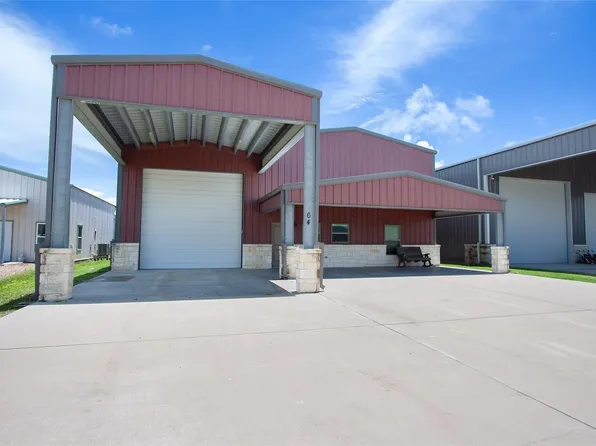 64 Coastal Oaks Loop, Port O Connor, TX 77982