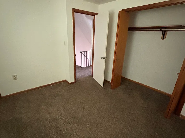 270-282 Malts Ln — Photo 5