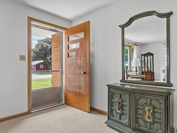 5th image of 1128 Pomer Way