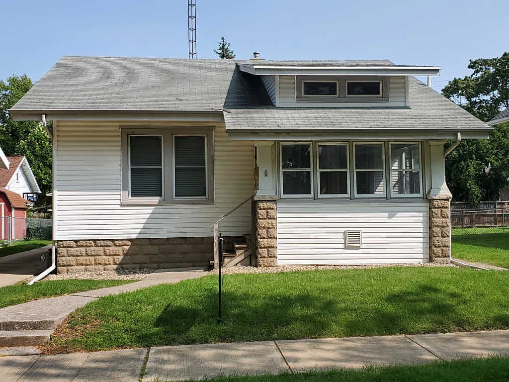6 Berenz Pl photo 1