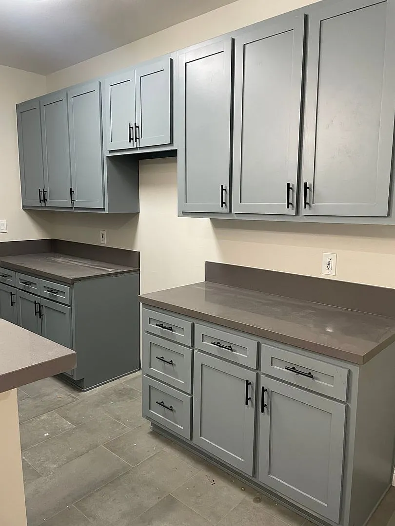 Hawthorne Regency Apartments — Photo 2