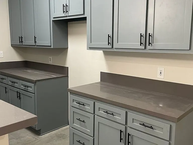Hawthorne Regency Apartments — Photo 3