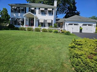 90 Angela Dr, Chicopee, MA 01020