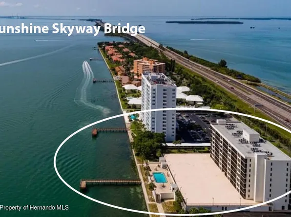 7100 Sunshine Skyway Ln S APT 201, Saint Petersburg, FL 33711