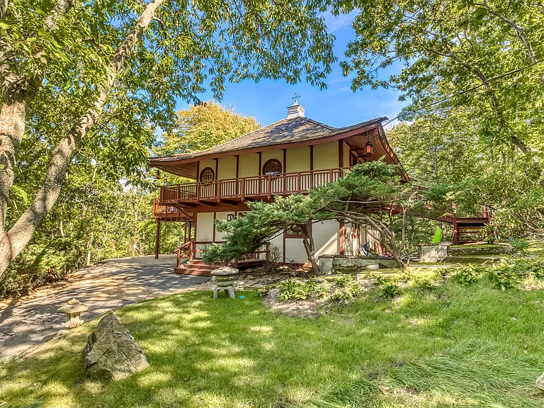Margaret Dr — Photo 1