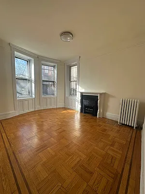 Rented by Waverly Realty Associates | media 10